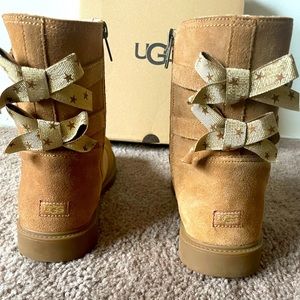 Ugg boots (girl size 6)